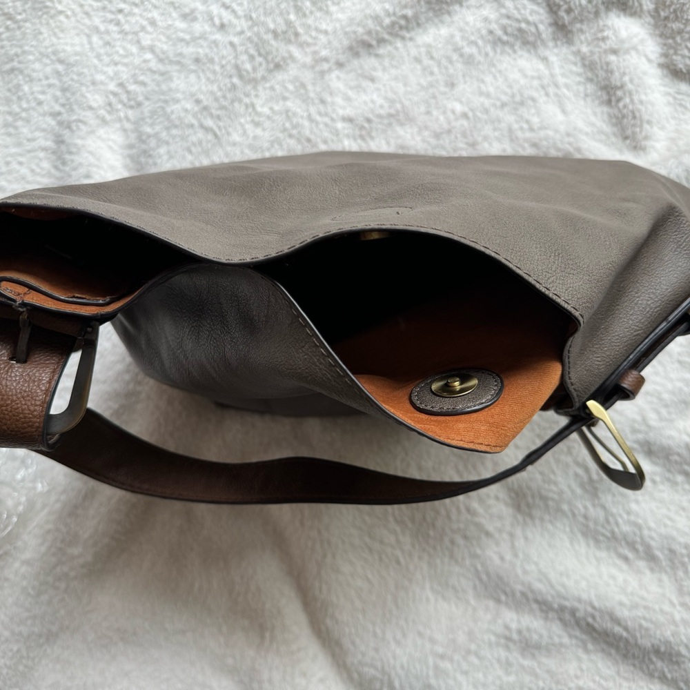 Pocketbook - Picture 8 of 9